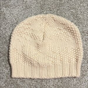 Santoni Women’s Cozy Knit Beanie in Cream